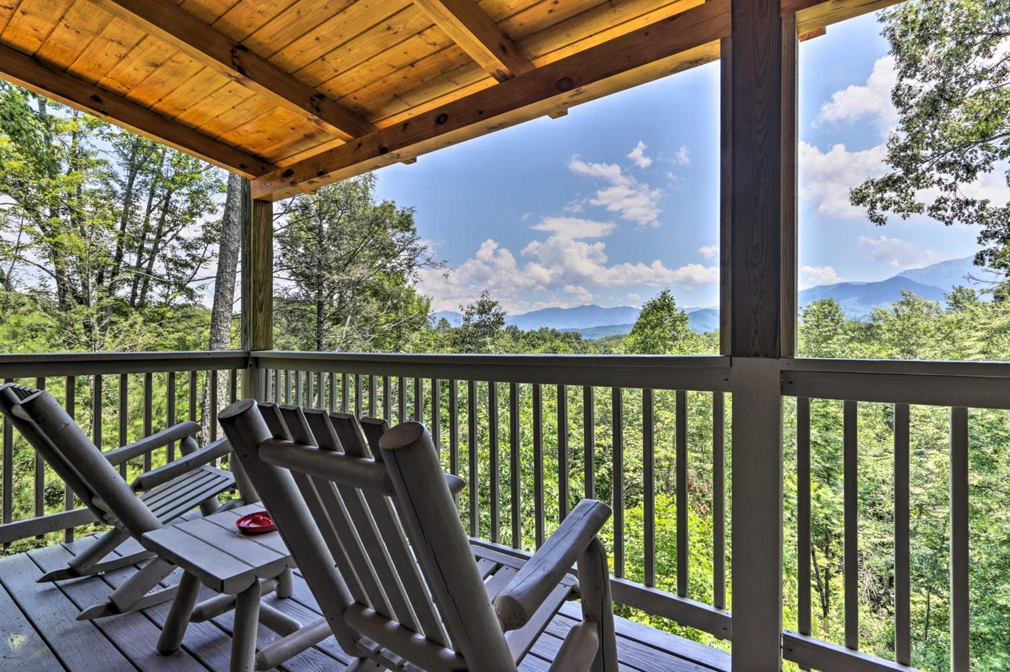Gatlinburg Cabin With Pool Table And Hot Tub! Esterno foto